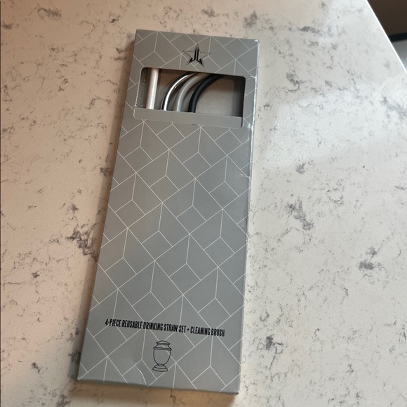 Jeffree Star Reusable straw set Bundle - Picture 2 of 4